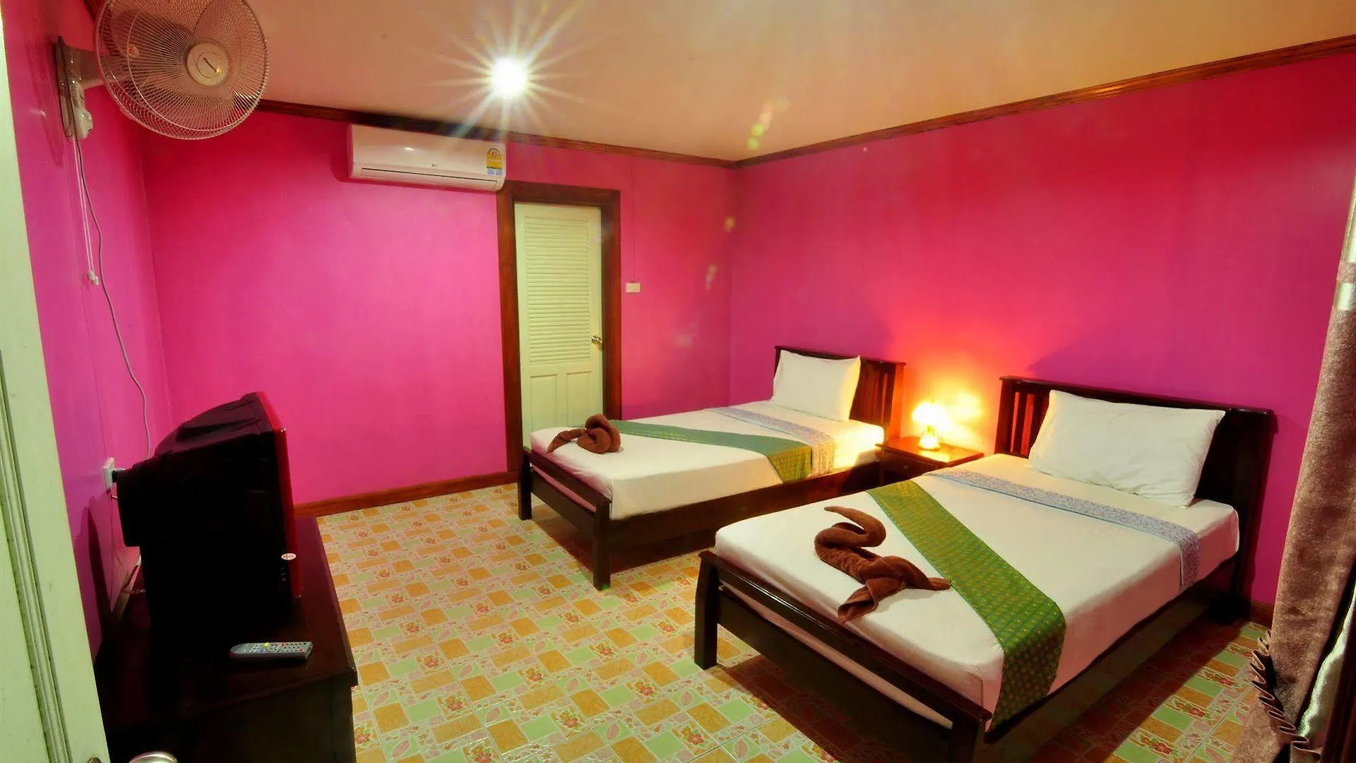 Phi Phi Sand Sea House Rezort Phi Phi Don